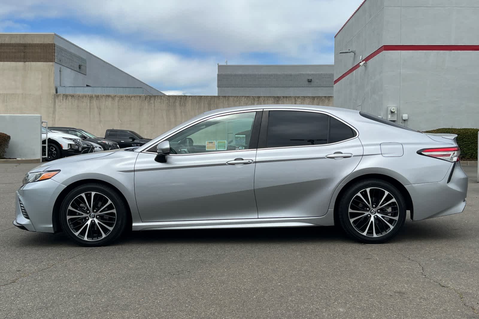 Thumbnail: 2018 Toyota Camry - 8