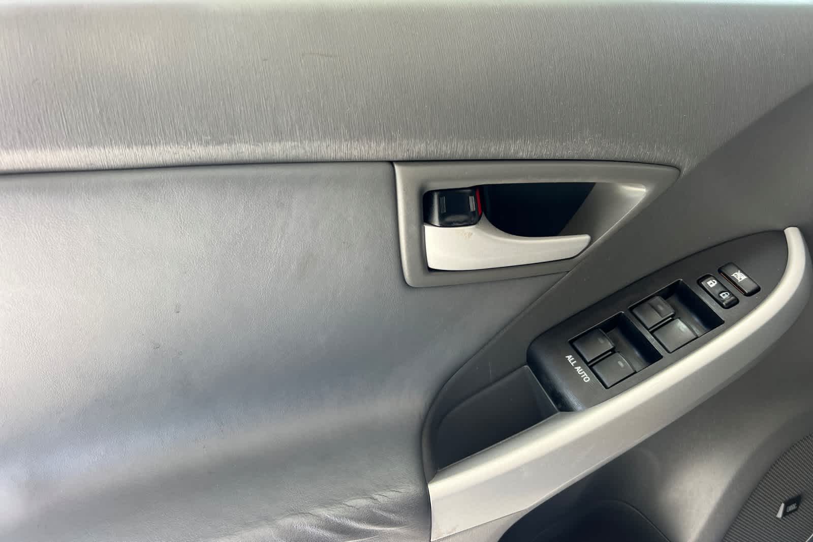 Thumbnail: 2010 Toyota Prius - 12