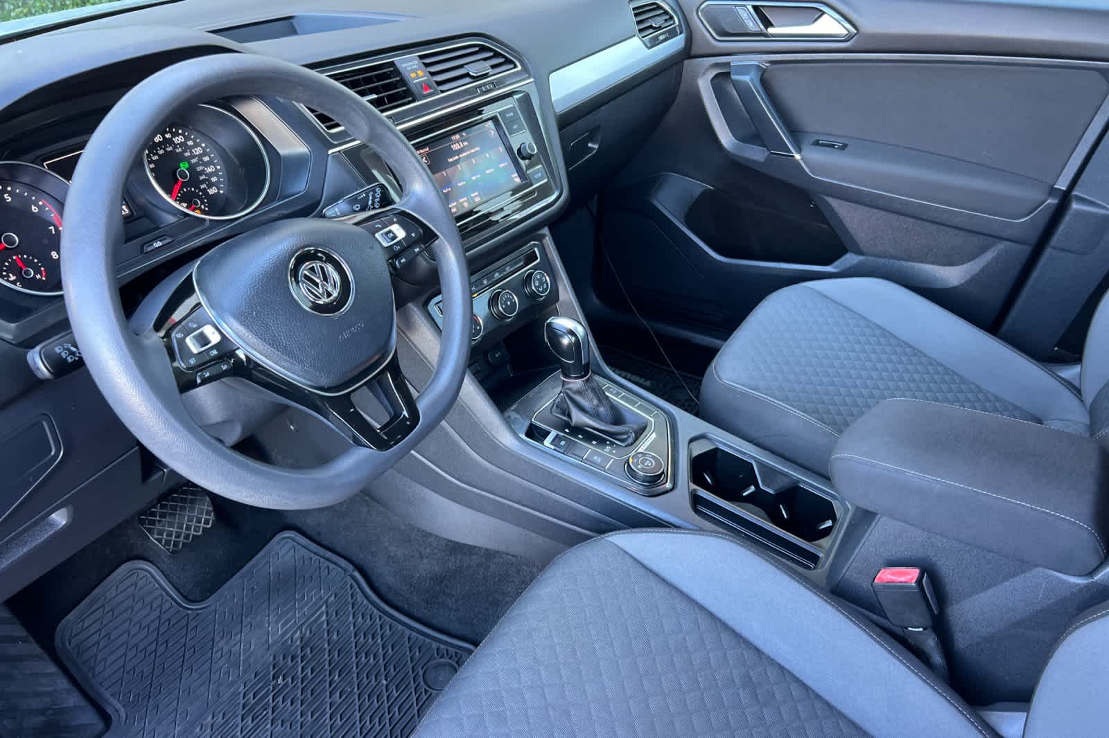 Thumbnail: 2018 Volkswagen Tiguan - 11