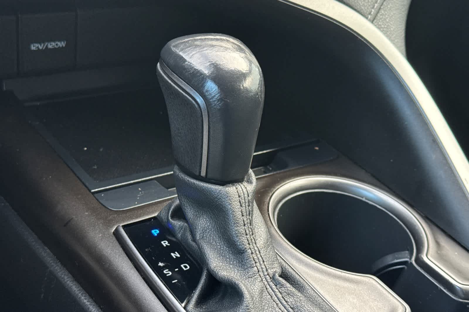 Thumbnail: 2022 Toyota Camry - 21