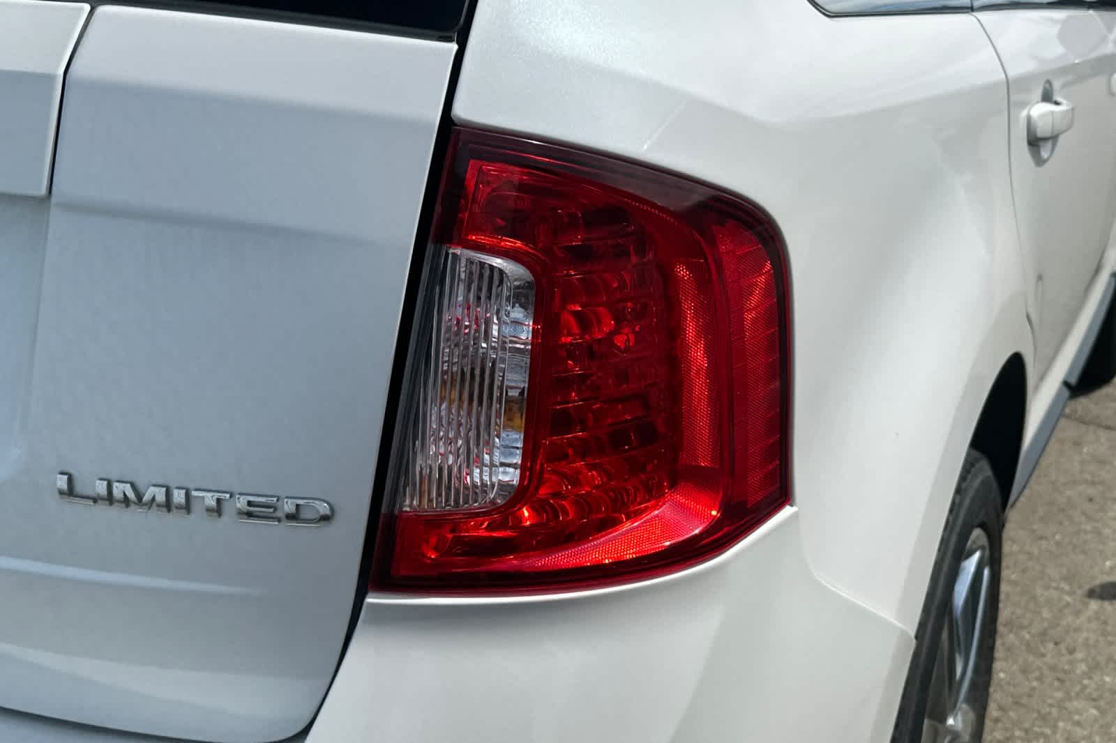 Thumbnail: 2013 Ford Edge - 18