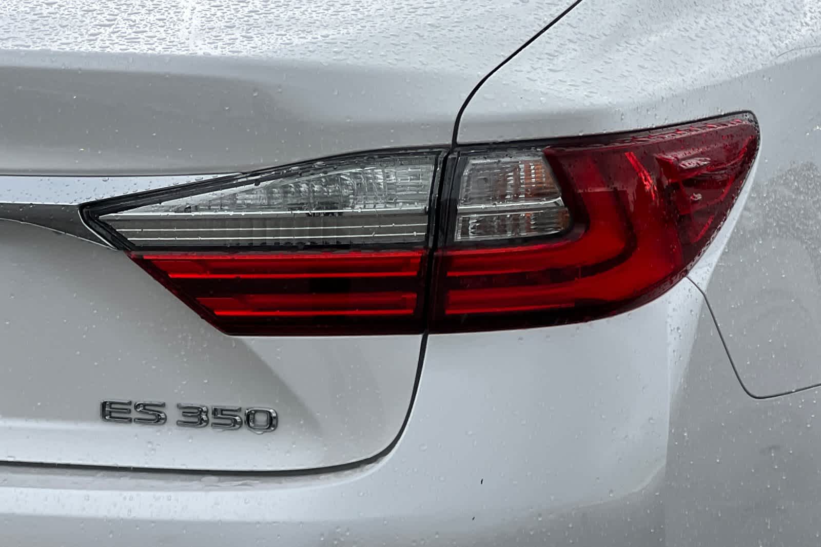 Thumbnail: 2018 Lexus ES - 32