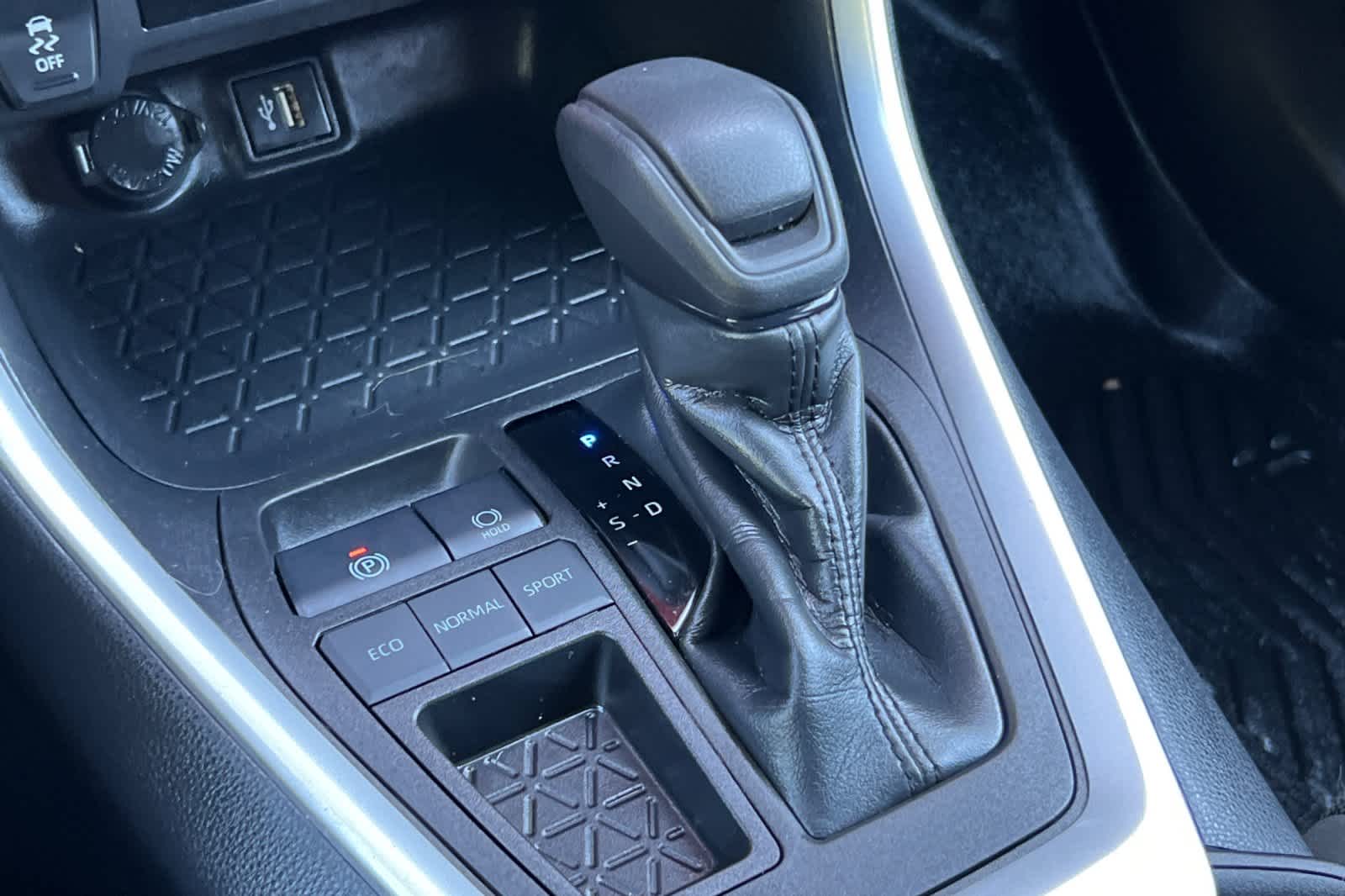 Thumbnail: 2023 Toyota RAV4 - 23