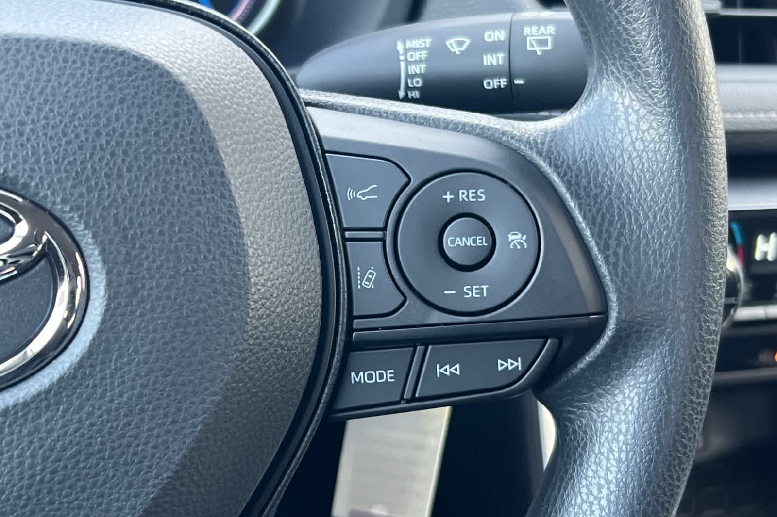 Thumbnail: 2025 Toyota RAV4 - 25