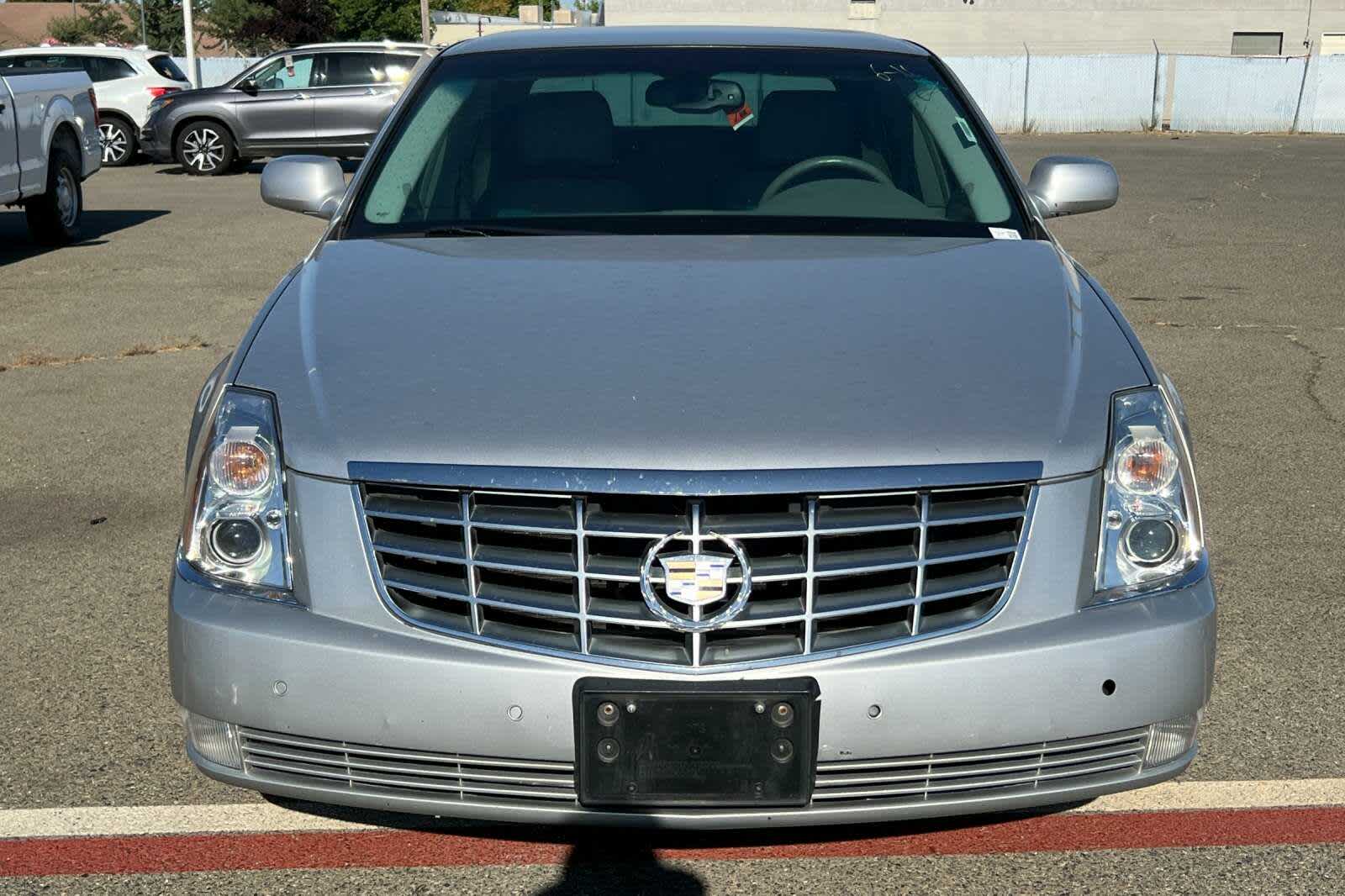 2009 Cadillac DTS  6