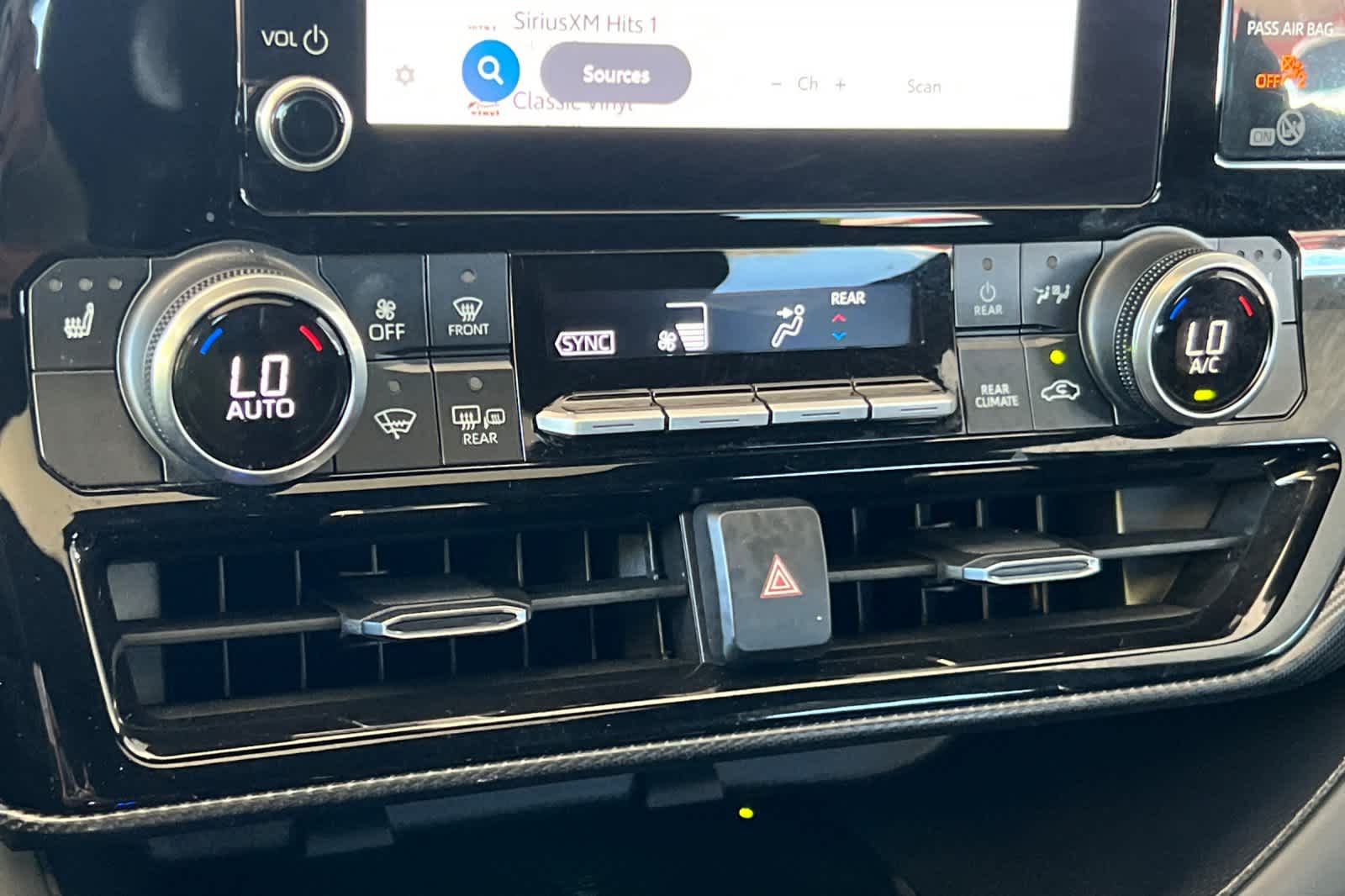 Thumbnail: 2024 Toyota Highlander - 23