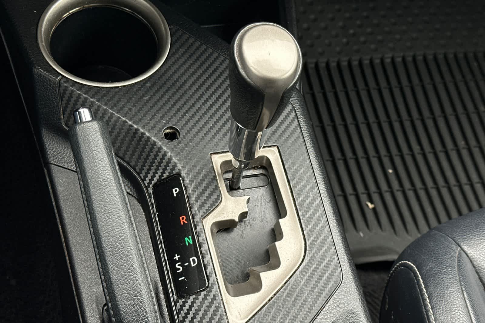 Thumbnail: 2013 Toyota RAV4 - 22