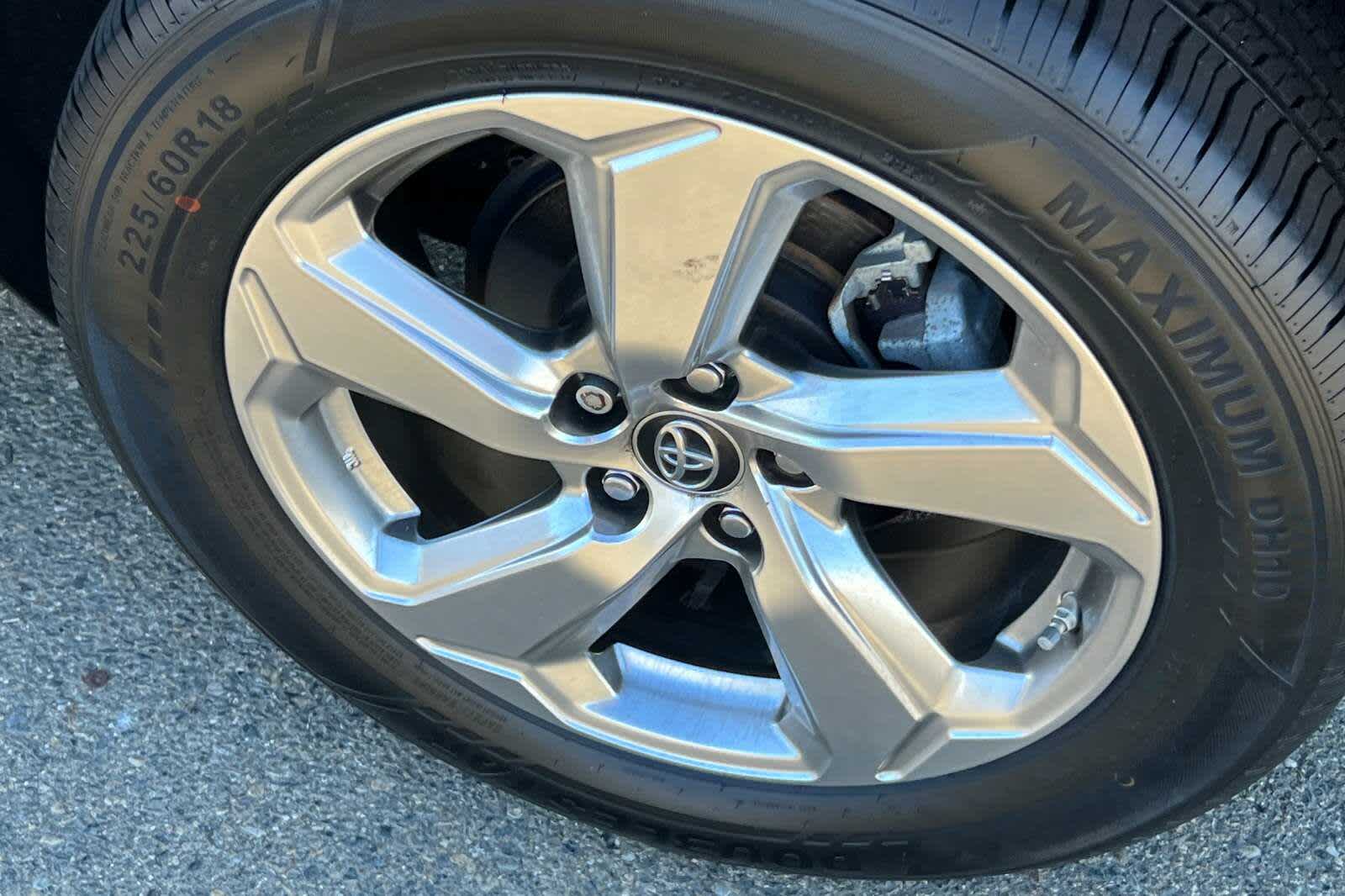 Thumbnail: 2019 Toyota RAV4 - 18