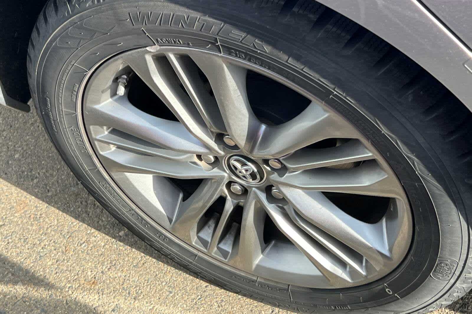 Thumbnail: 2015 Toyota Camry - 14