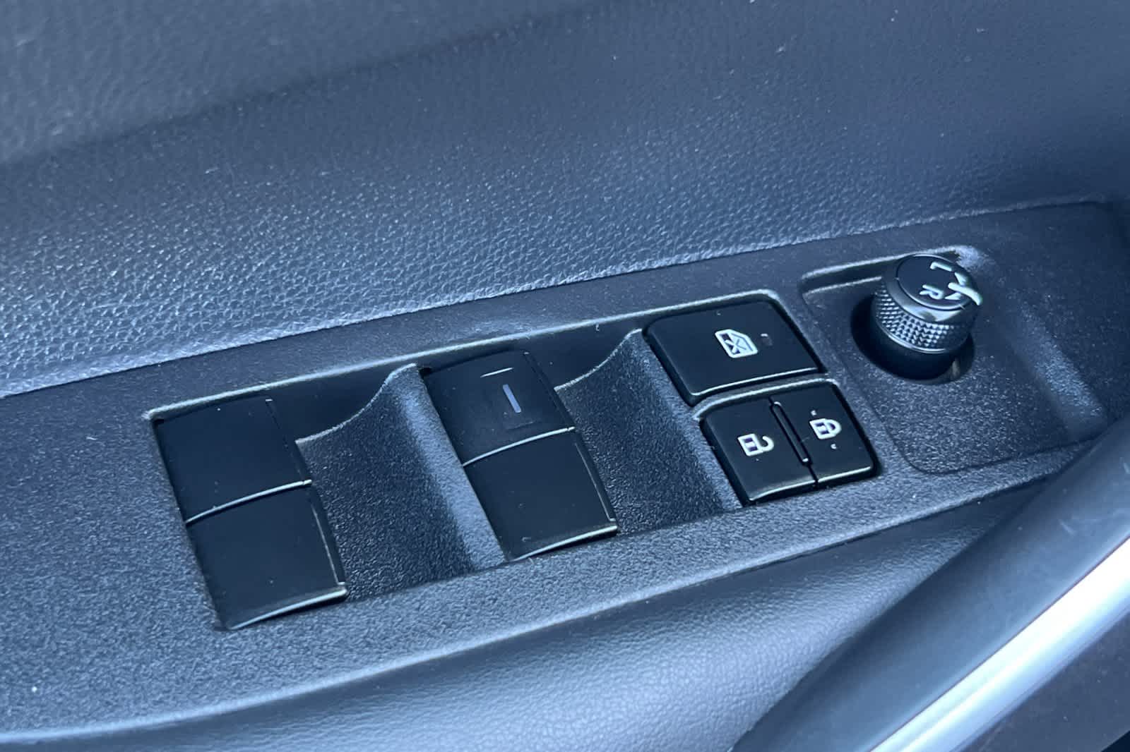 Thumbnail: 2022 Toyota Corolla - 13