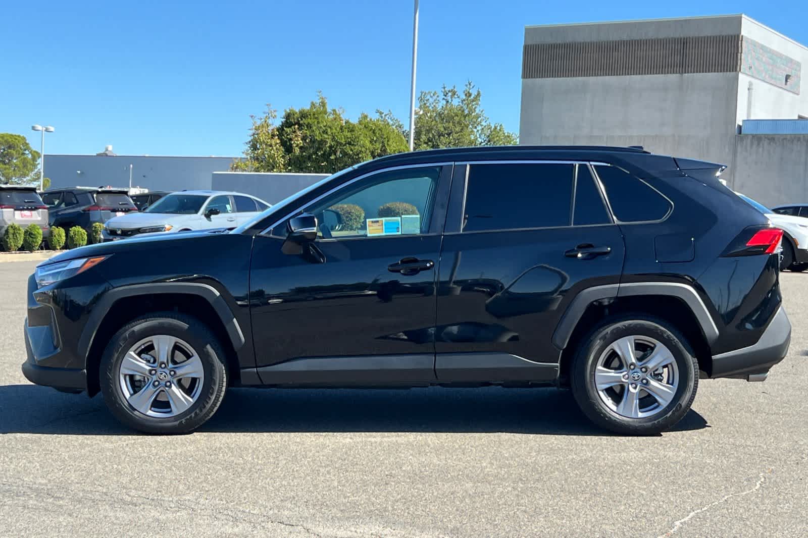 Thumbnail: 2023 Toyota RAV4 - 9