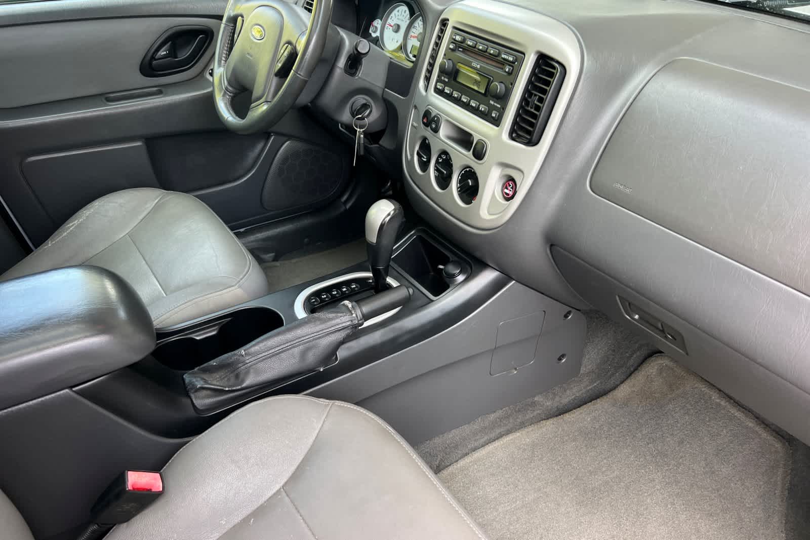 Thumbnail: 2006 Ford Escape - 16