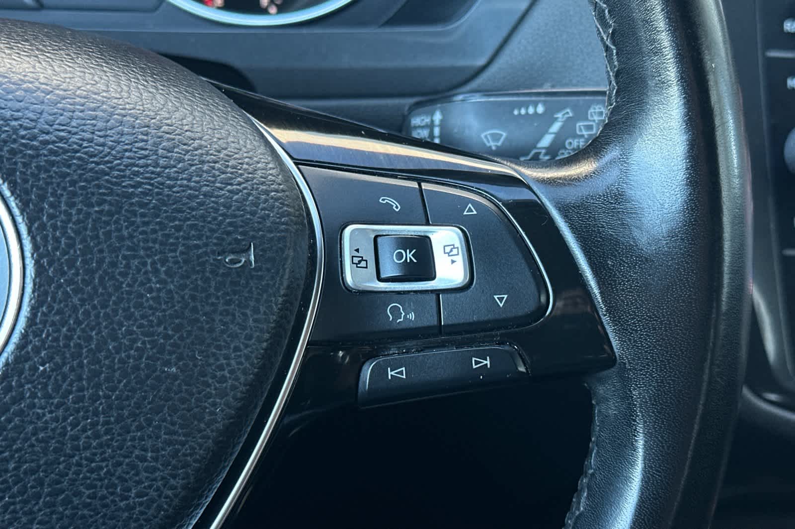 Thumbnail: 2018 Volkswagen Tiguan - 28