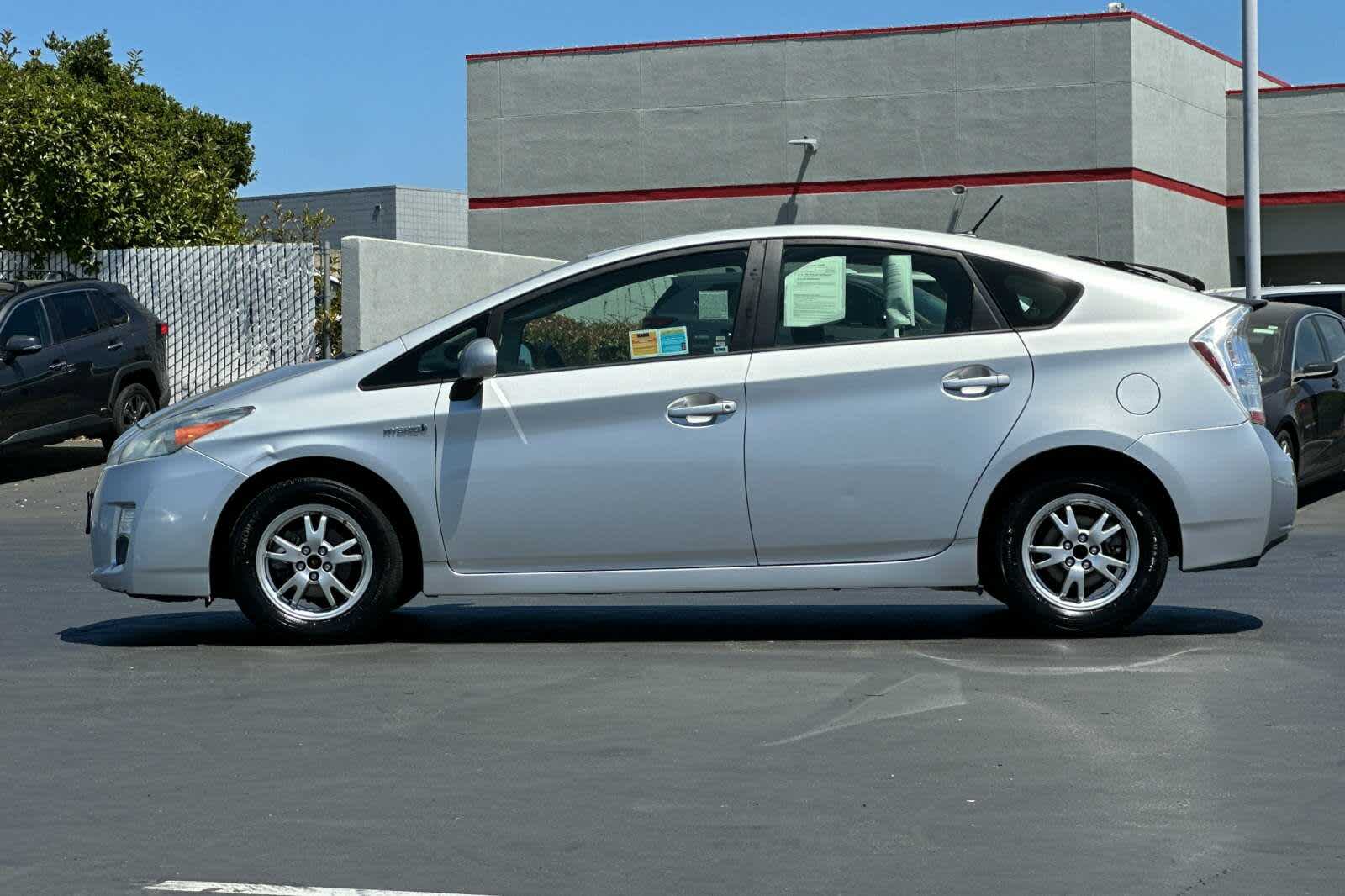 Thumbnail: 2011 Toyota Prius - 9