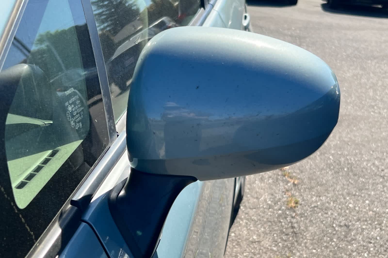 Thumbnail: 2015 Toyota Prius - 9