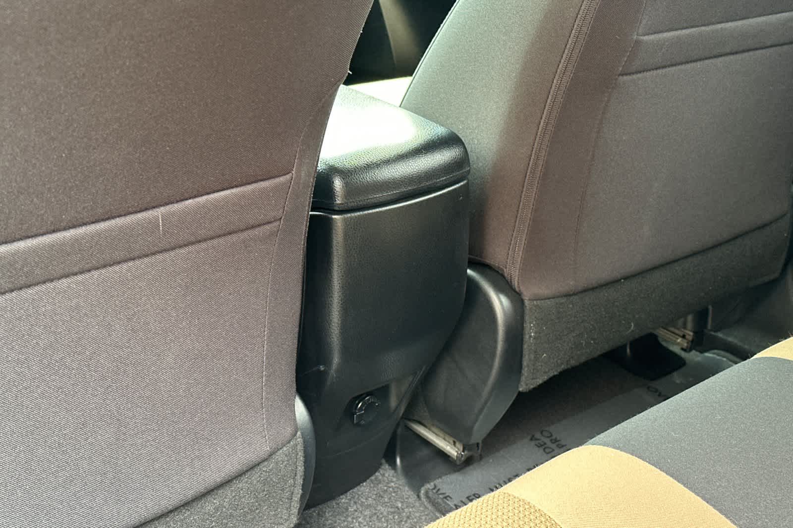 Thumbnail: 2018 Toyota RAV4 - 14