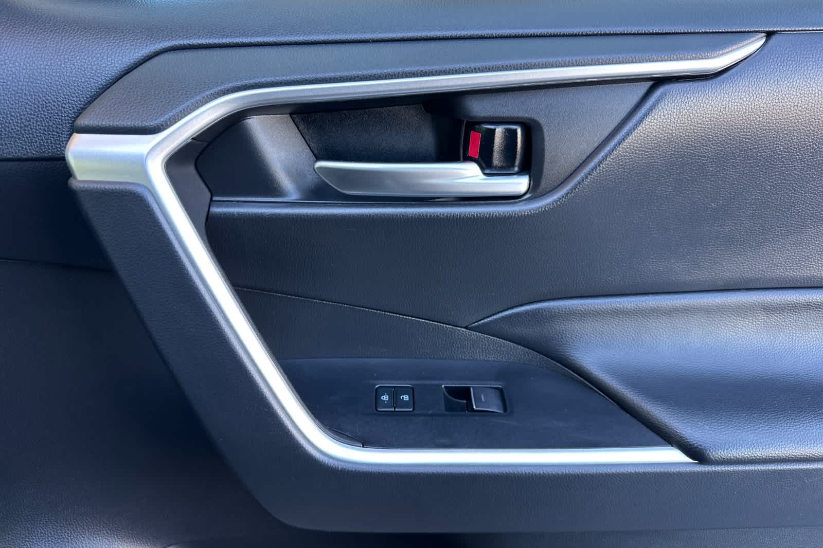 Thumbnail: 2023 Toyota RAV4 - 19