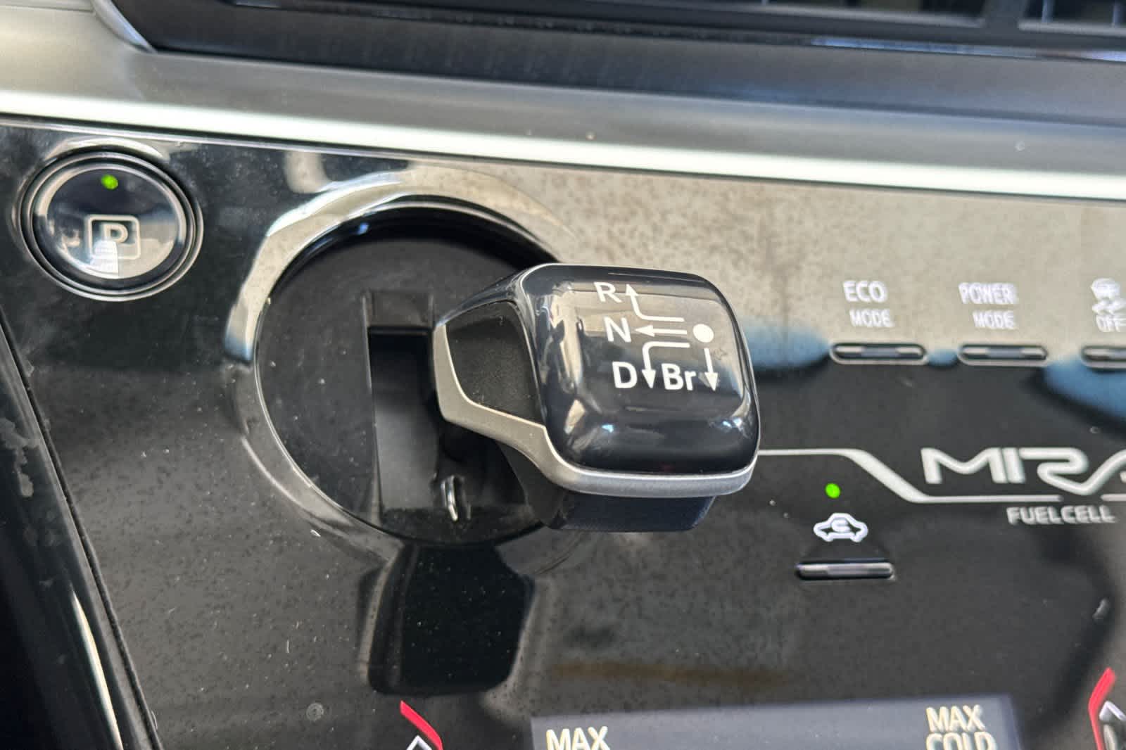 Thumbnail: 2016 Toyota Mirai - 22