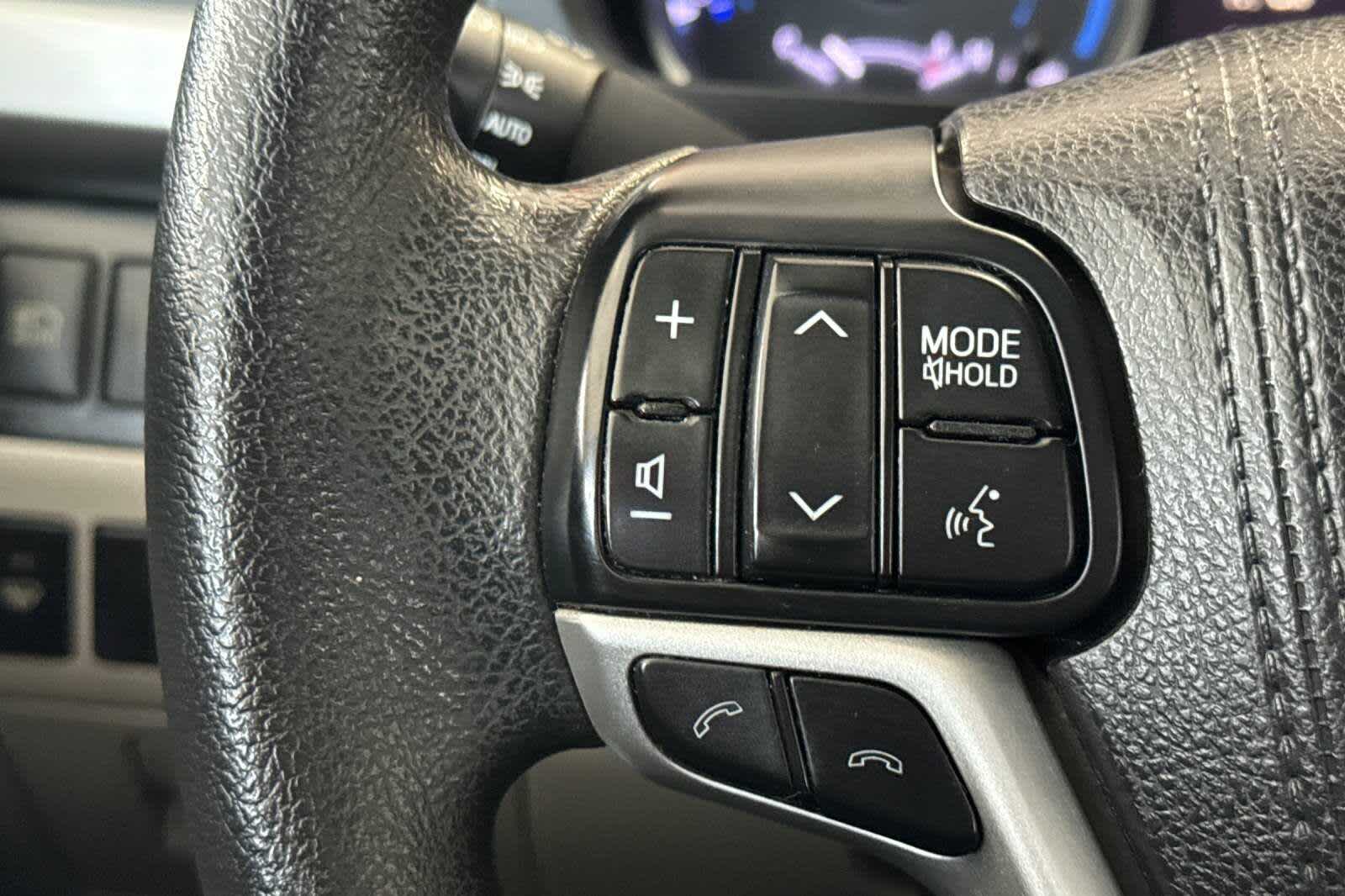 2018 Toyota Highlander LE 27