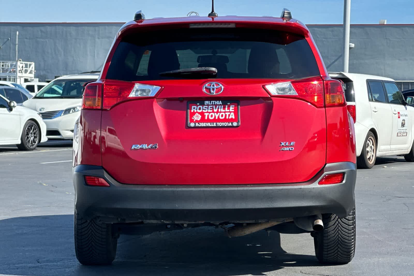 Thumbnail: 2015 Toyota RAV4 - 8