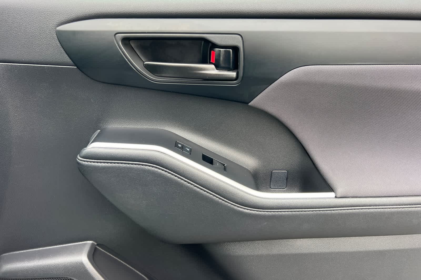 Thumbnail: 2024 Toyota Highlander - 20