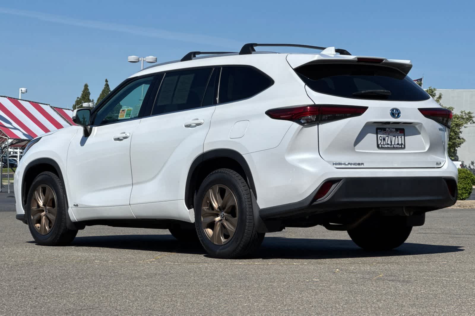 Thumbnail: 2022 Toyota Highlander - 7
