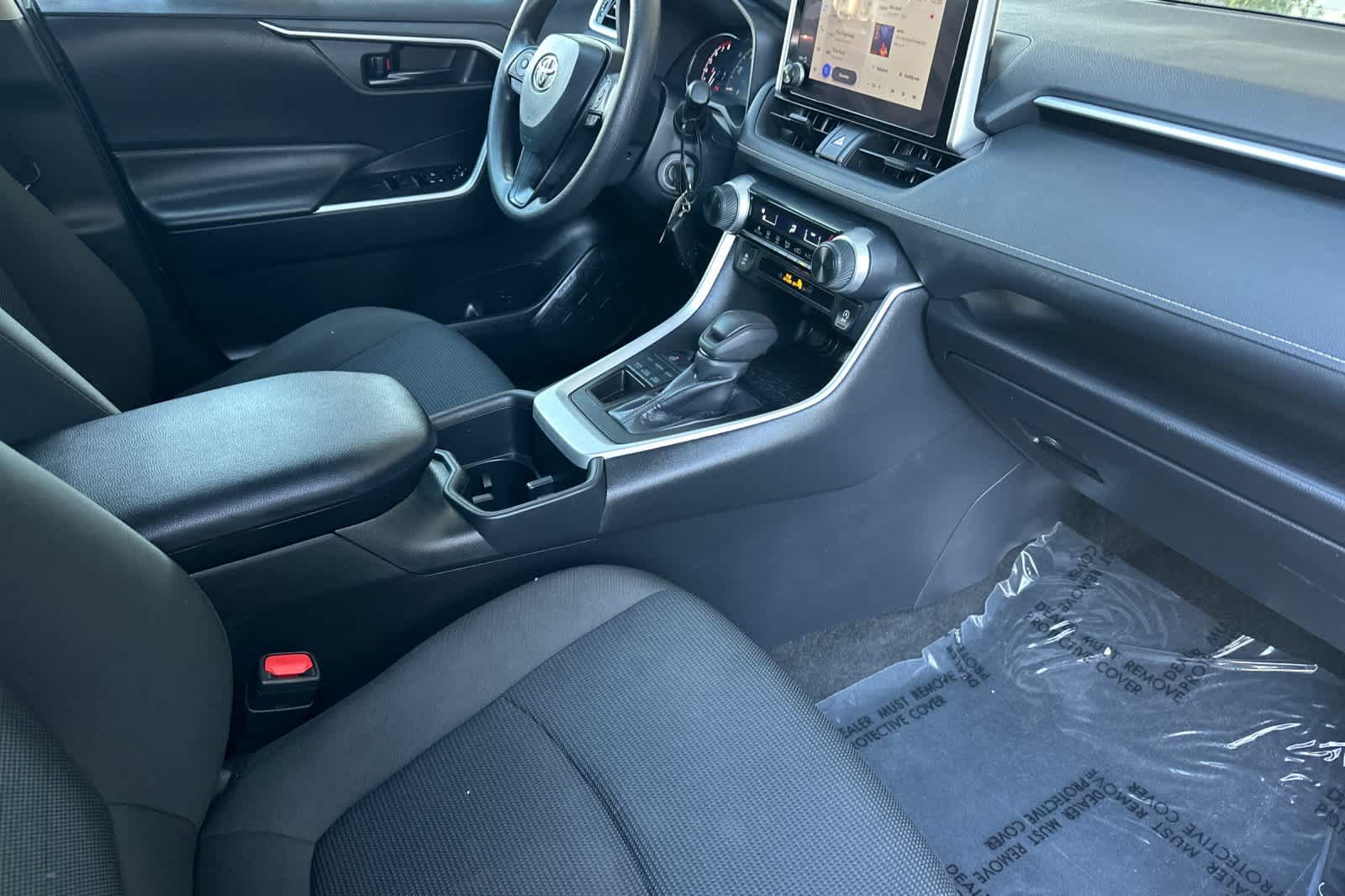 Thumbnail: 2024 Toyota RAV4 - 17