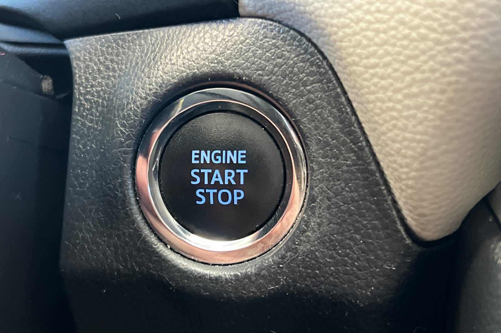 Thumbnail: 2019 Toyota RAV4 - 25