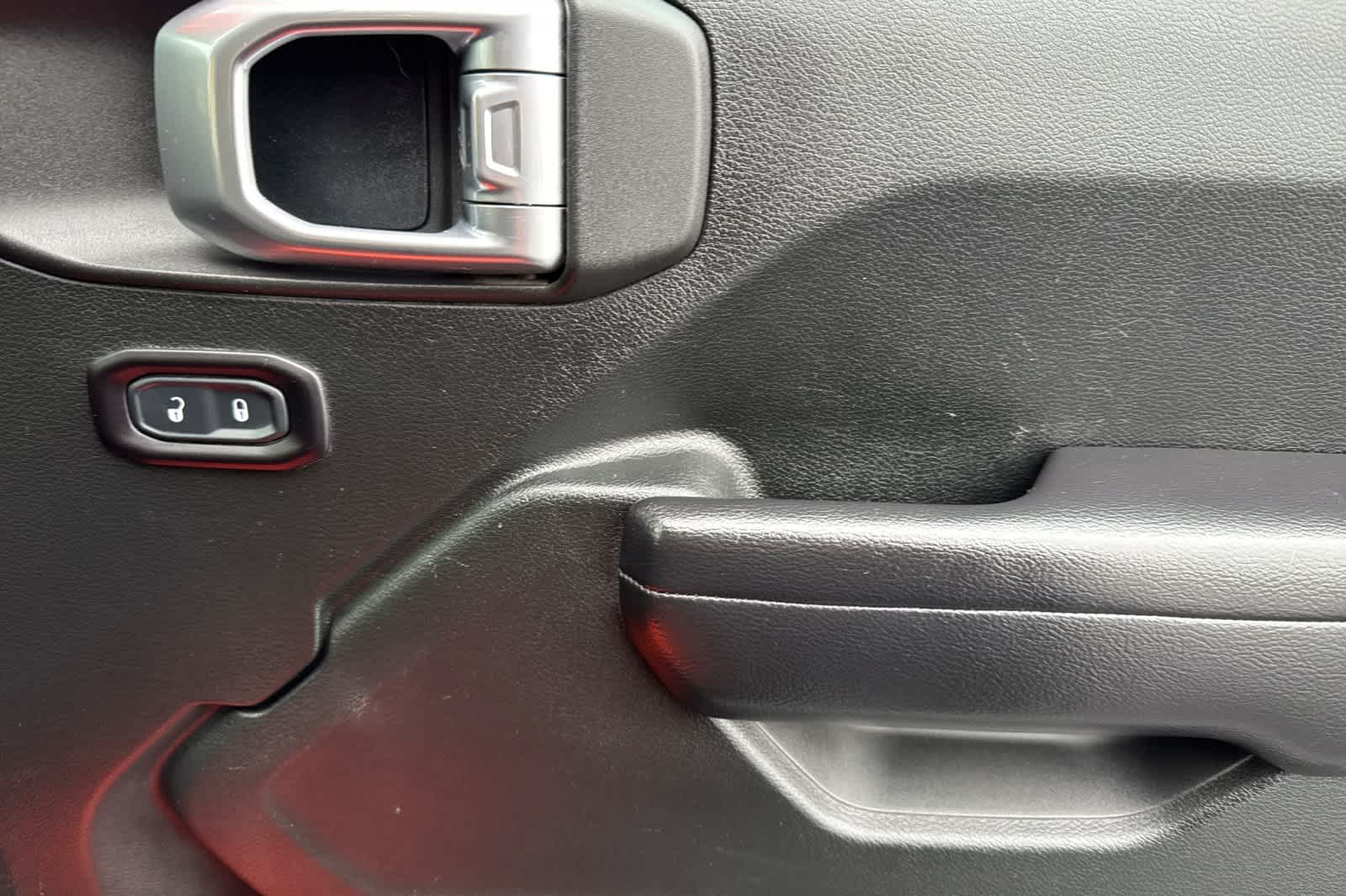 Thumbnail: 2019 Jeep Wrangler - 18