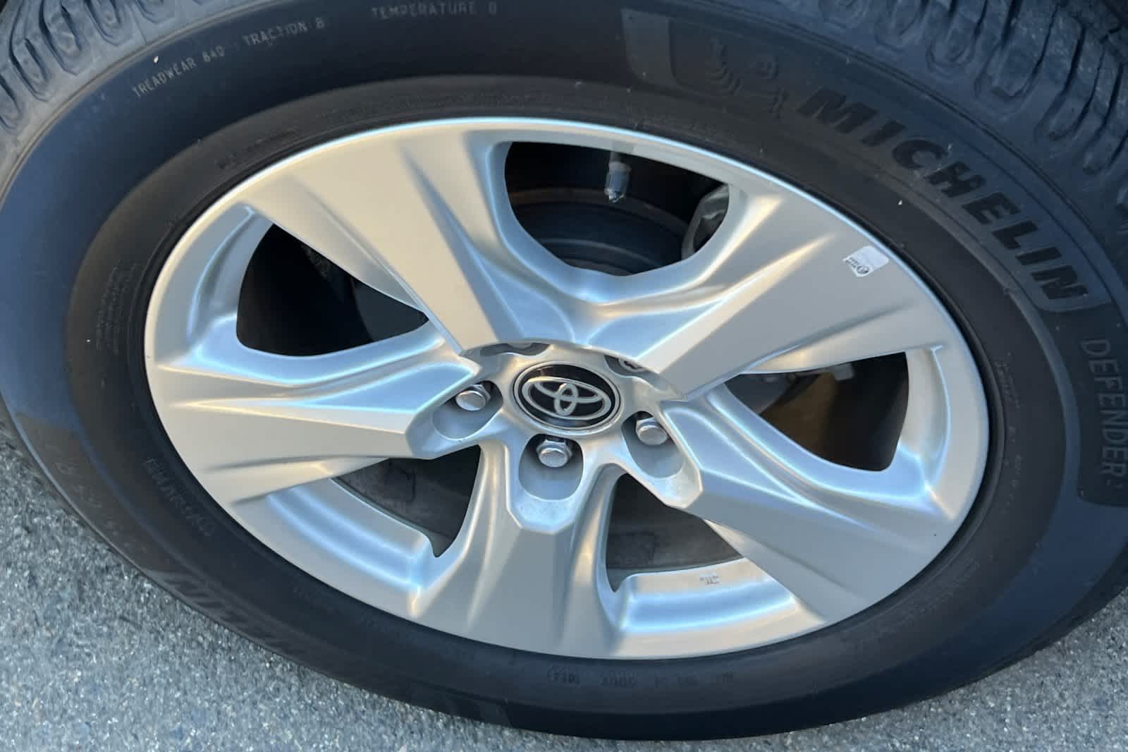 Thumbnail: 2021 Toyota RAV4 - 22