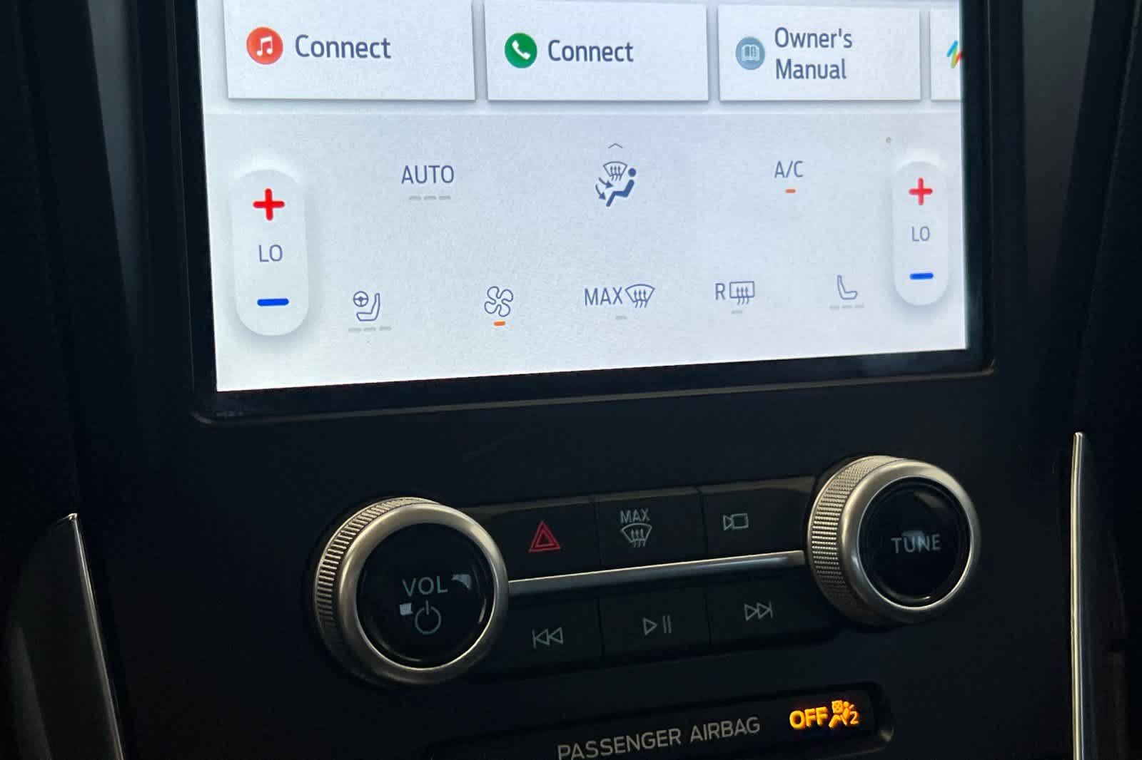 Thumbnail: 2022 Ford Edge - 23