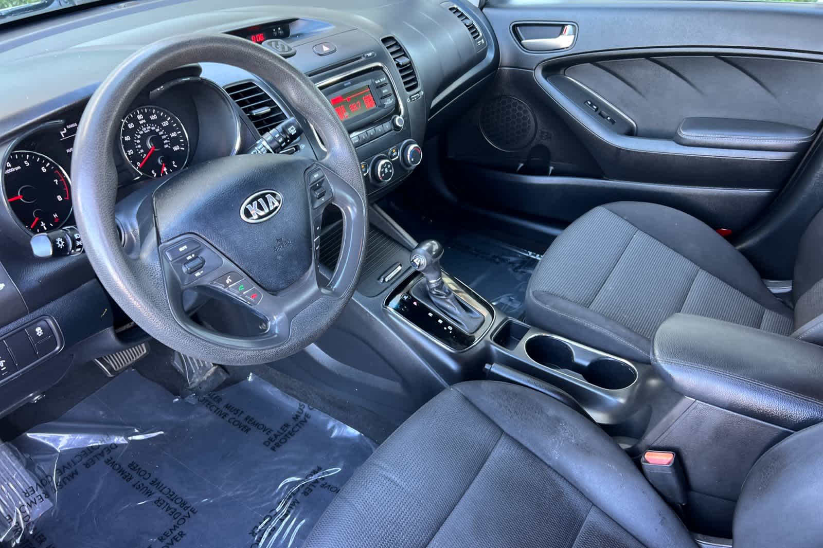 Thumbnail: 2017 Kia Forte - 11