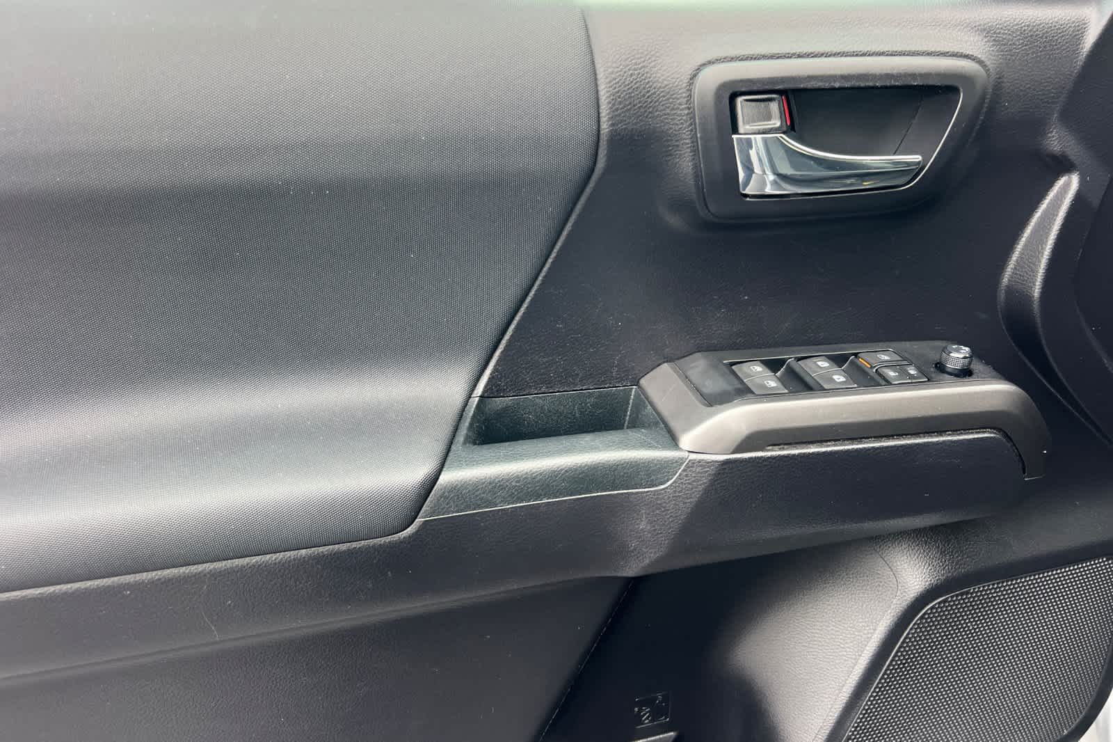 Thumbnail: 2021 Toyota Tacoma - 12