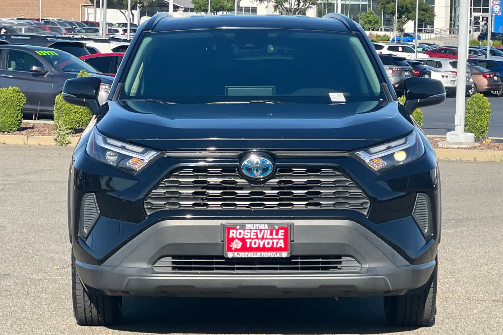 Thumbnail: 2022 Toyota RAV4 - 10