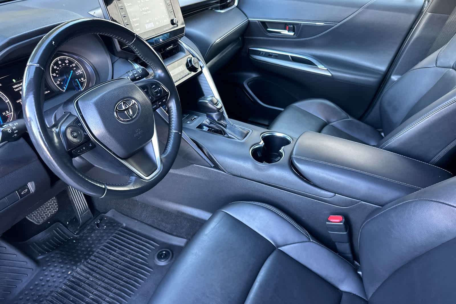 Thumbnail: 2022 Toyota Venza - 11