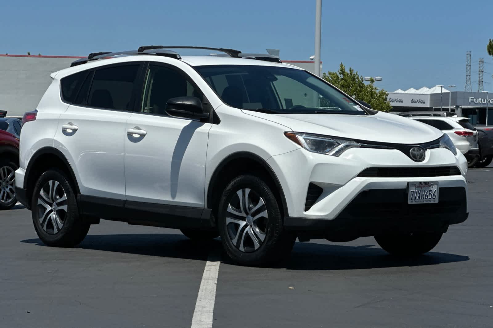 Thumbnail: 2017 Toyota RAV4 - 5
