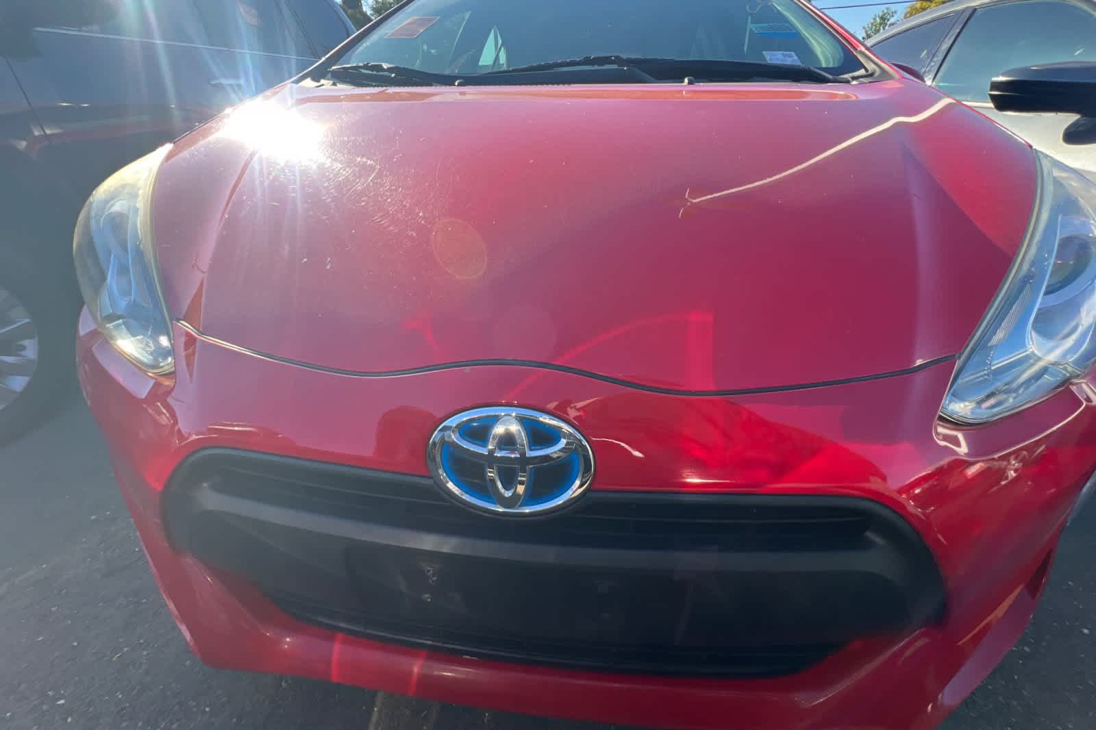 Thumbnail: 2015 Toyota Prius c - 9