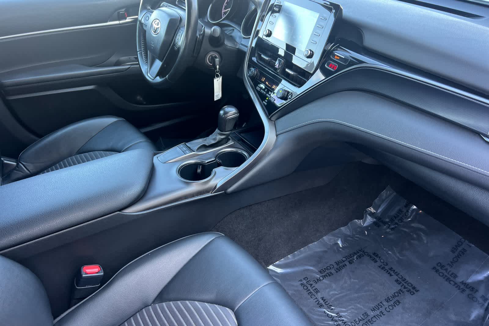 Thumbnail: 2022 Toyota Camry - 15