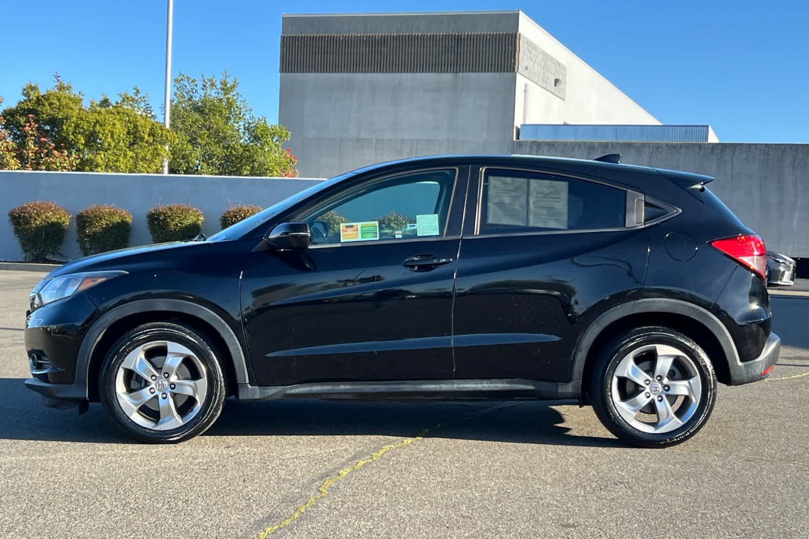 Thumbnail: 2017 Honda HR-V - 9