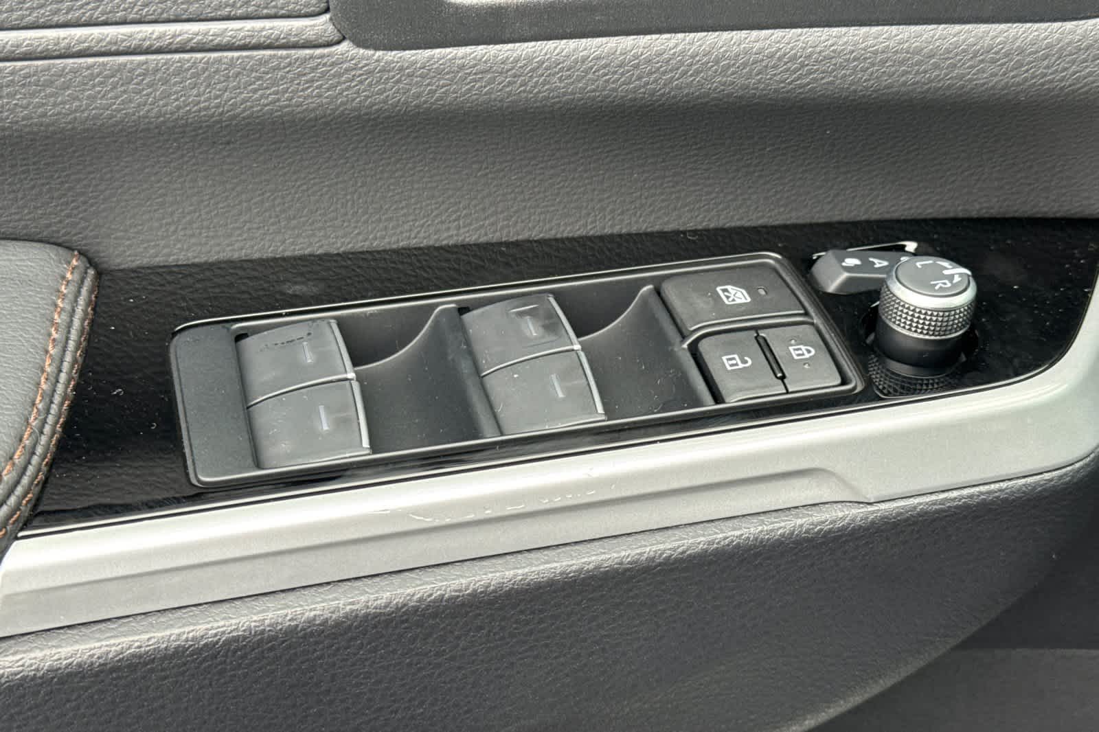 Thumbnail: 2026 Toyota Sienna - 13