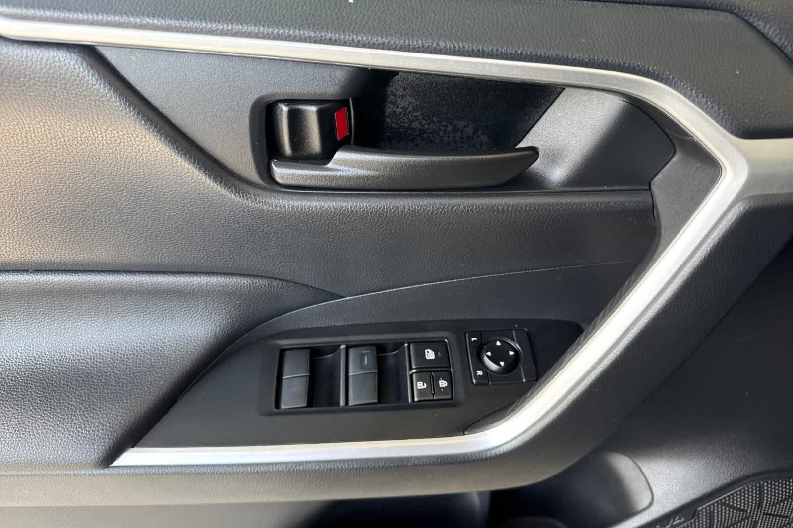 Thumbnail: 2021 Toyota RAV4 - 12