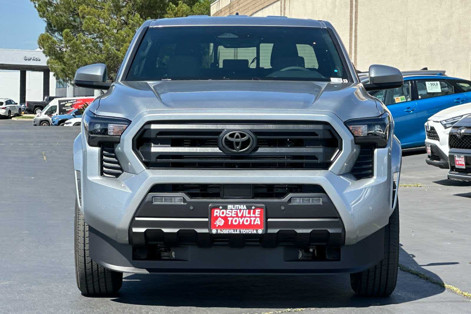 Thumbnail: 2025 Toyota Tacoma - 10