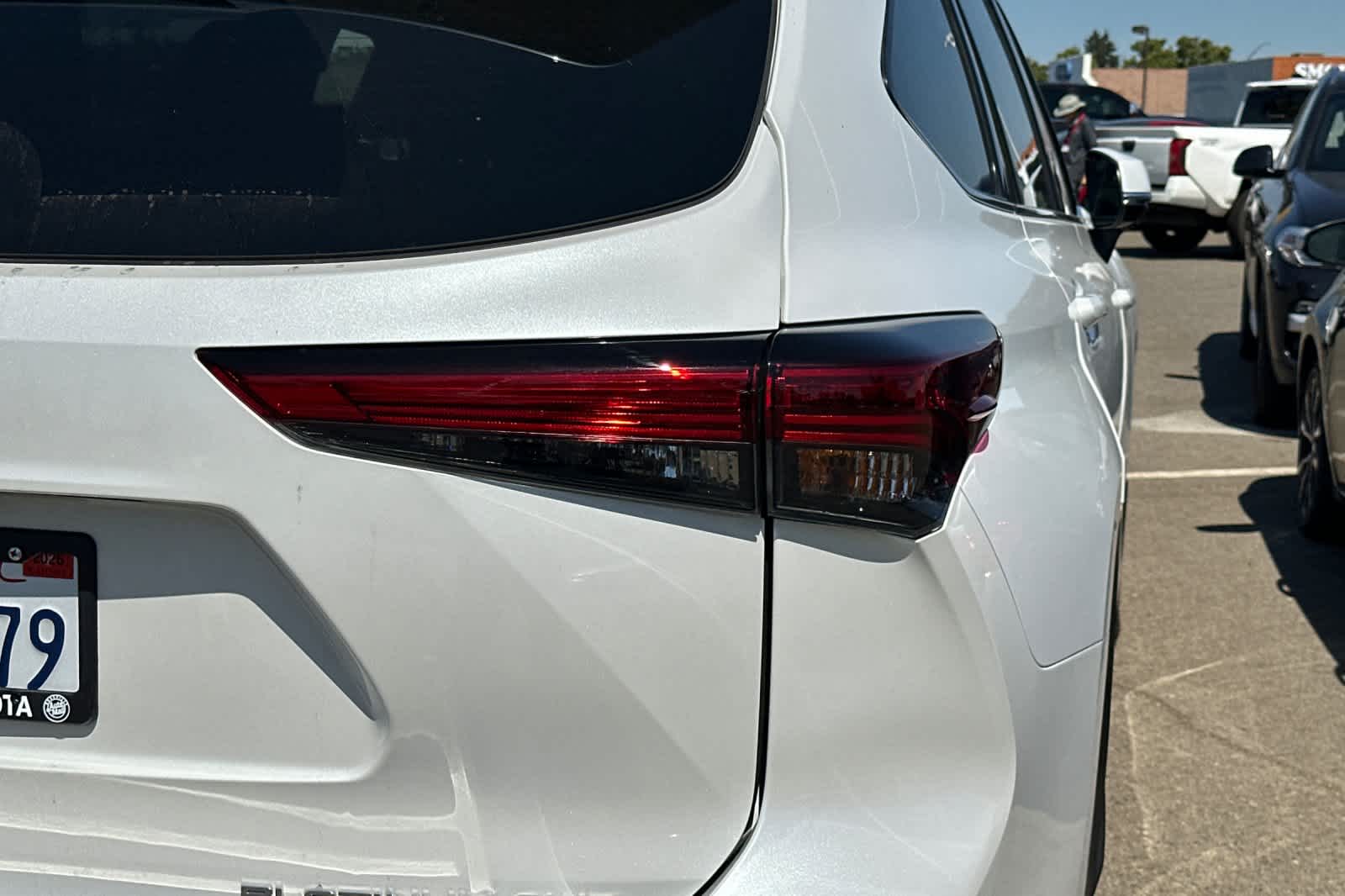 Thumbnail: 2023 Toyota Highlander - 17