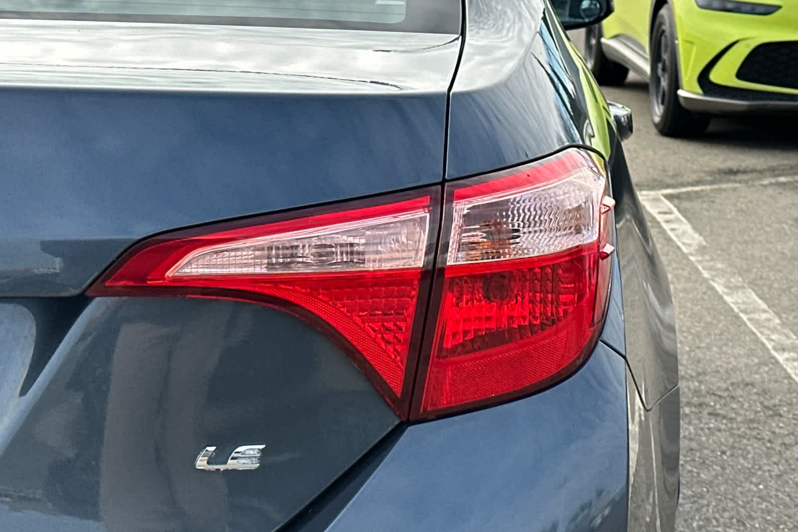 Thumbnail: 2018 Toyota Corolla - 17