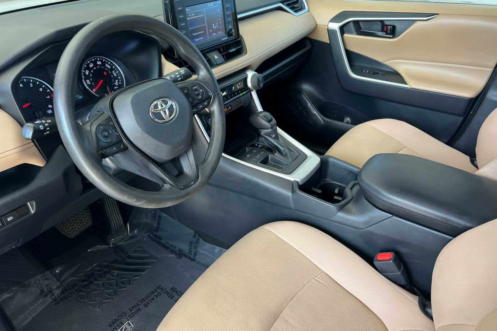 Thumbnail: 2022 Toyota RAV4 - 11