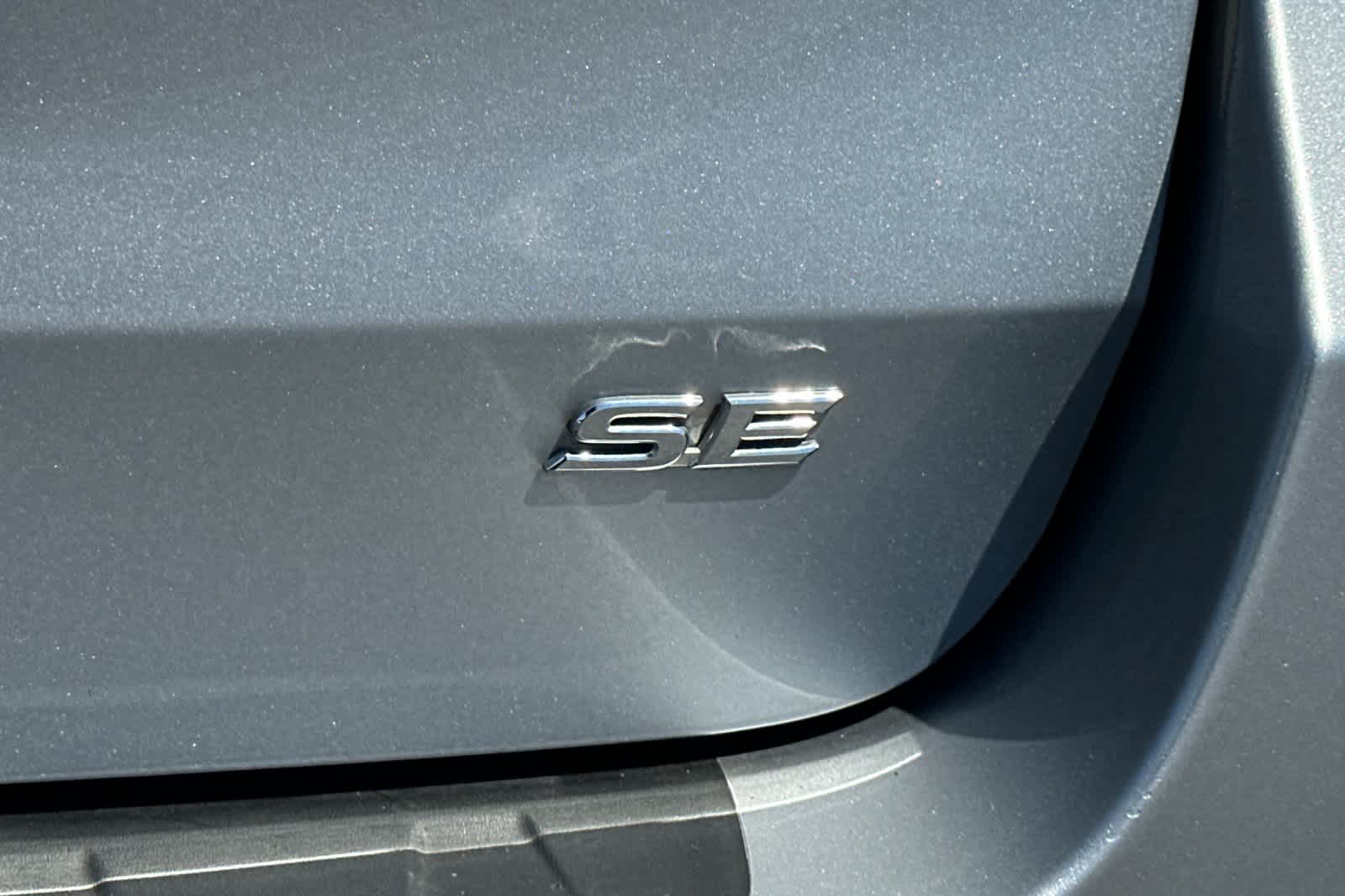 Thumbnail: 2014 Toyota Sienna - 33