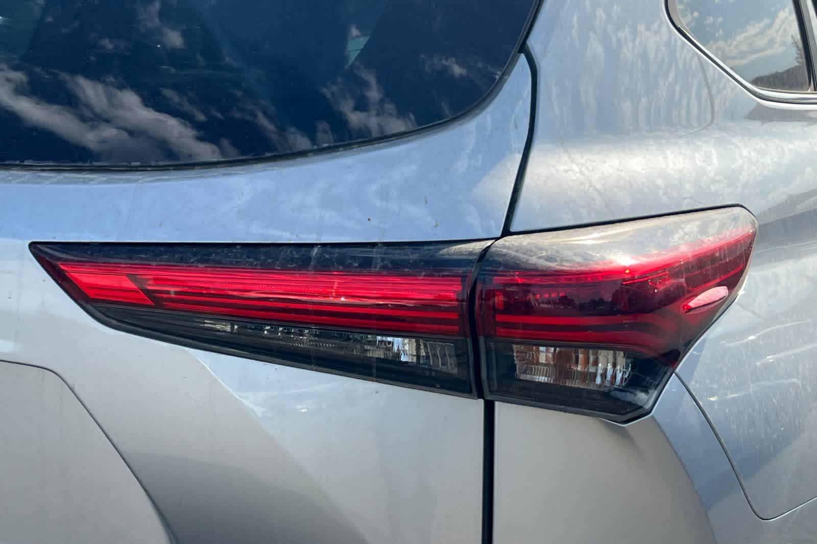 Thumbnail: 2023 Toyota Highlander - 17