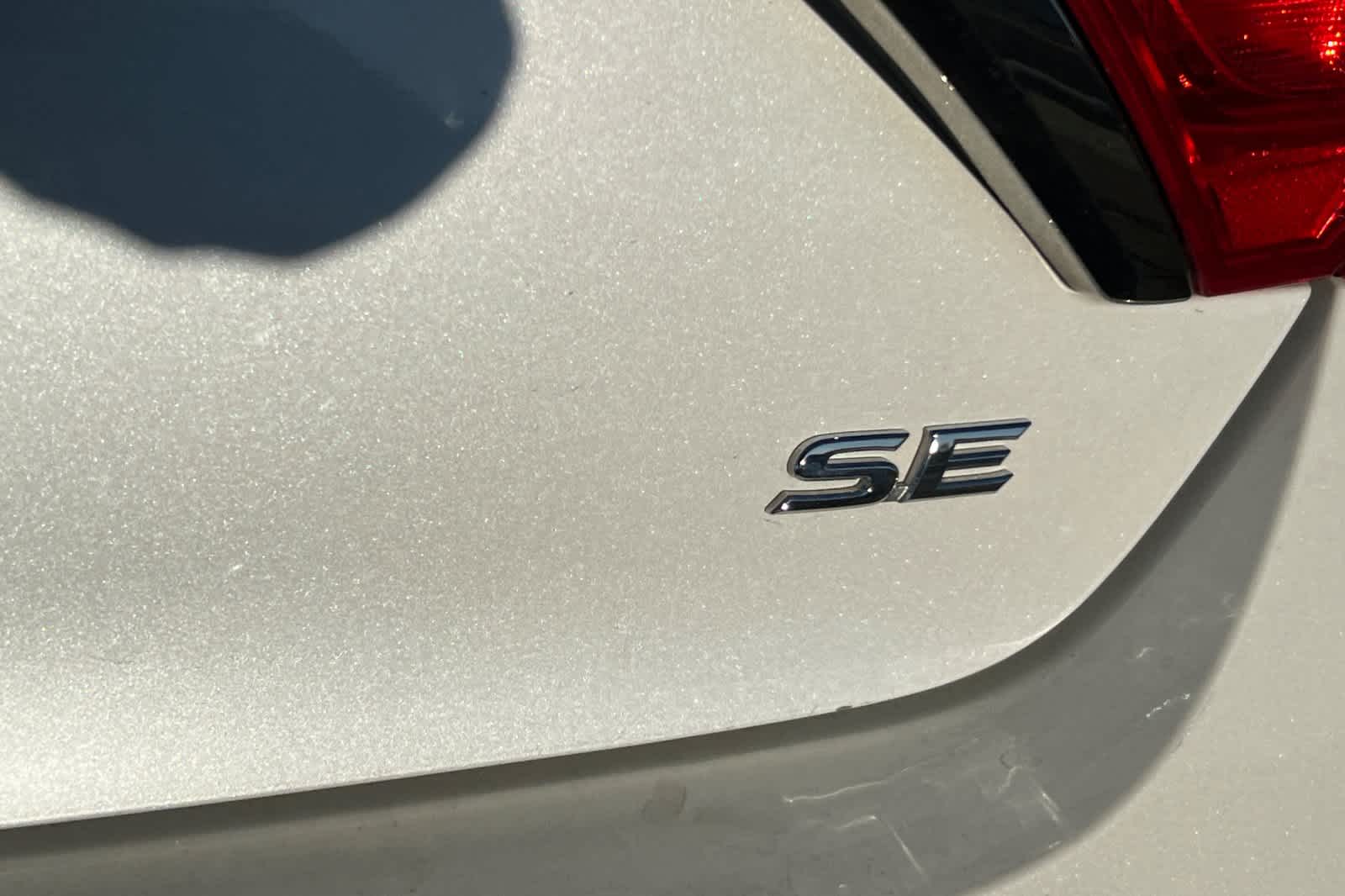 Thumbnail: 2016 Toyota Camry - 21