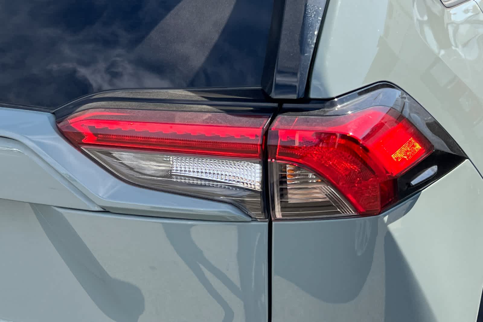 Thumbnail: 2022 Toyota RAV4 - 16