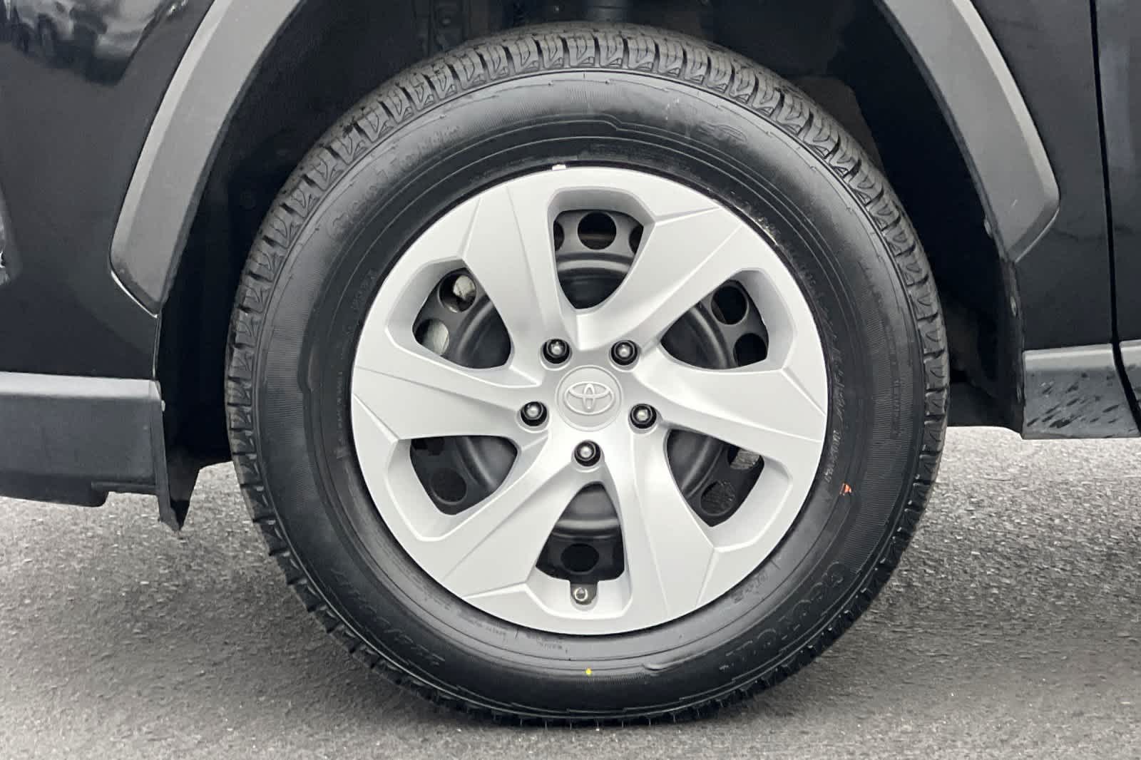 Thumbnail: 2024 Toyota RAV4 - 27